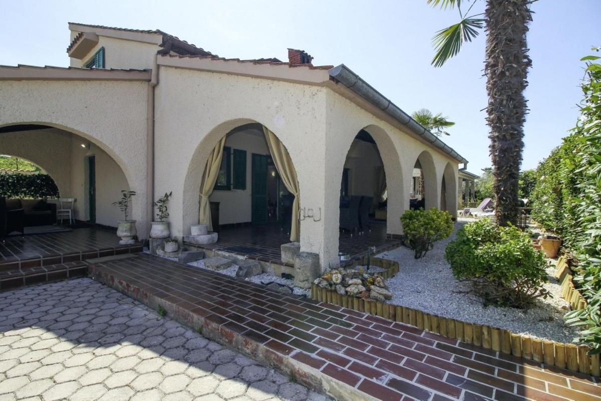 Casa Parenzana In Porec - Haus Fuer 7-9 Personen Exterior foto